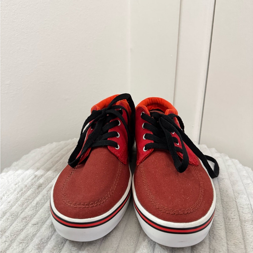 Converse shoes - Picture 2 of 5